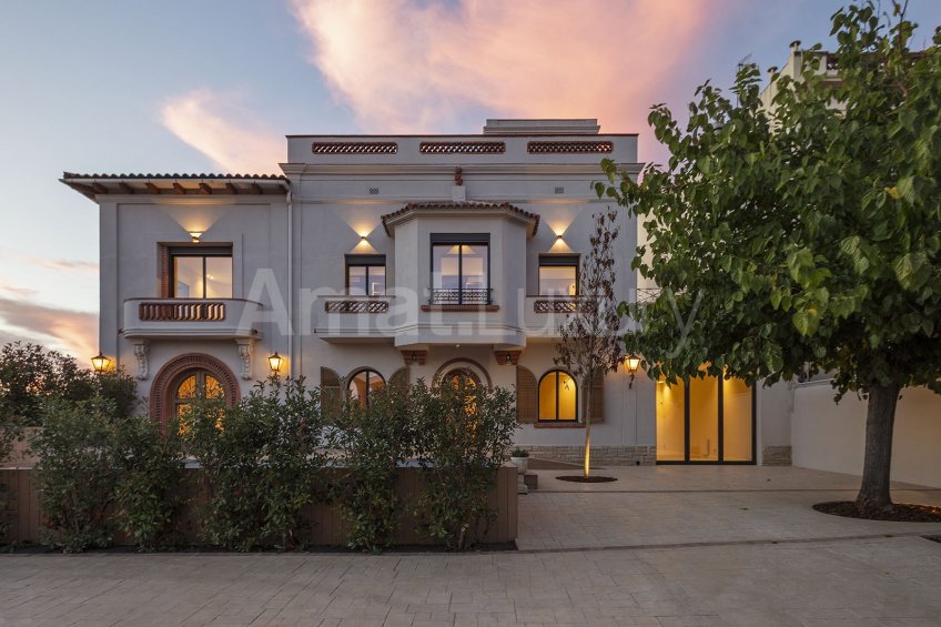 Elegant i cèntrica mansió tota rehabilitada